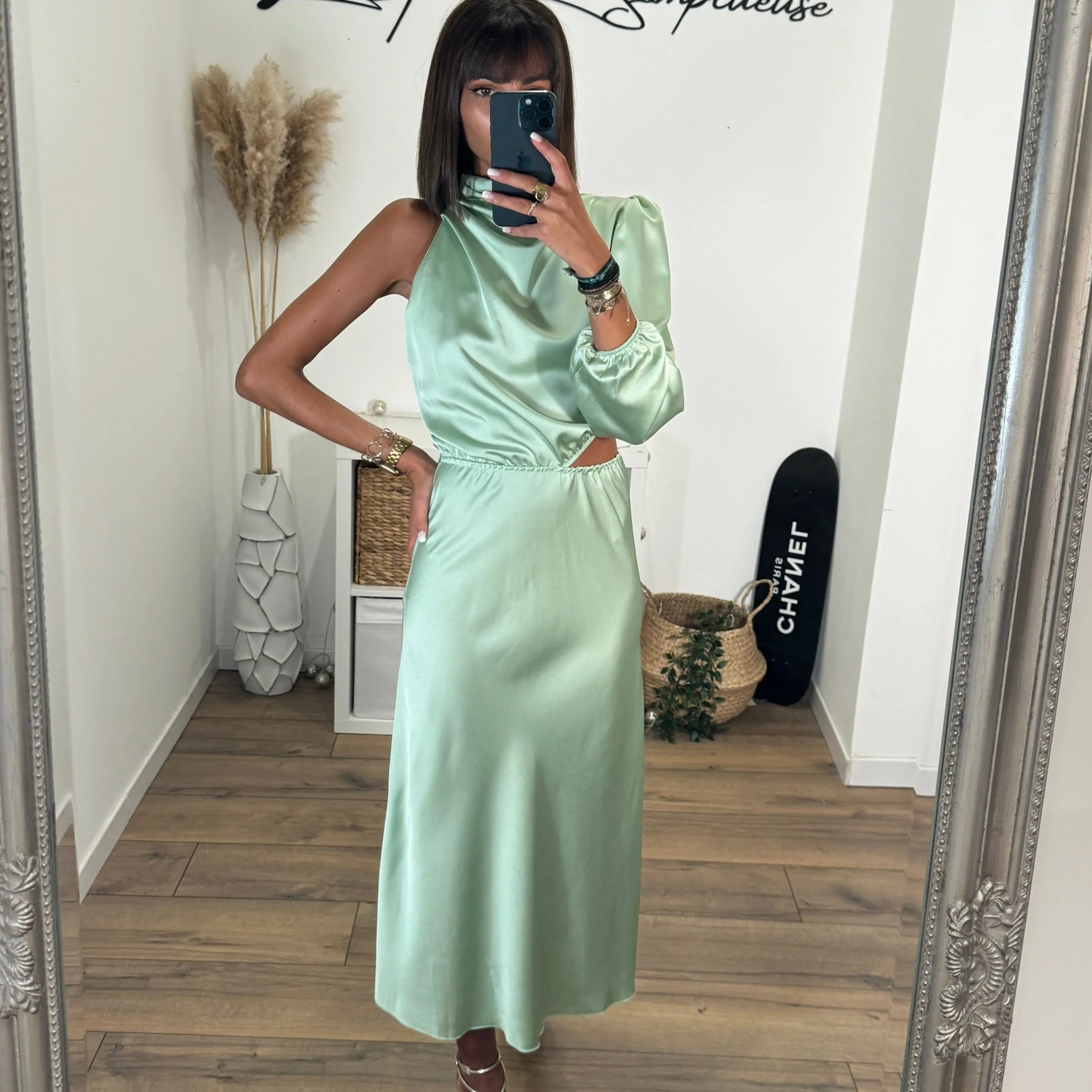 ROBE ASYMETRIQUE SATIN VERT SAUGE LOLA
