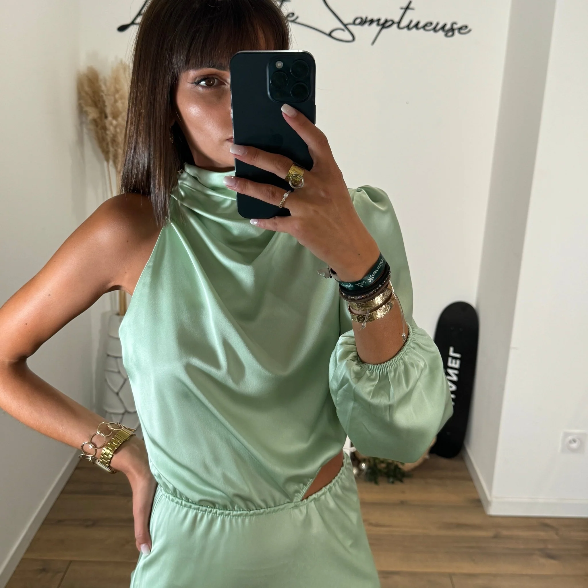 ROBE ASYMETRIQUE SATIN VERT SAUGE LOLA - Image 2