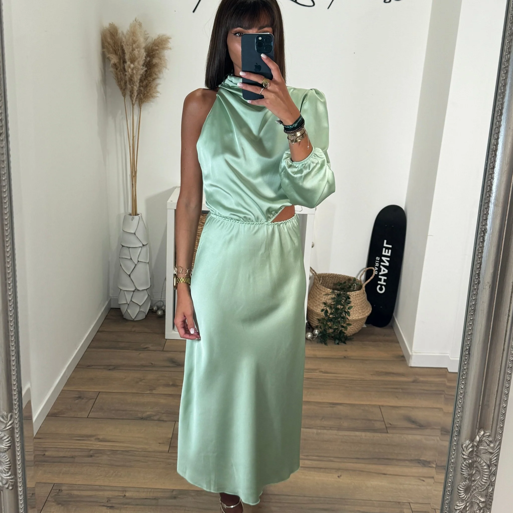 ROBE ASYMETRIQUE SATIN VERT SAUGE LOLA - Image 5