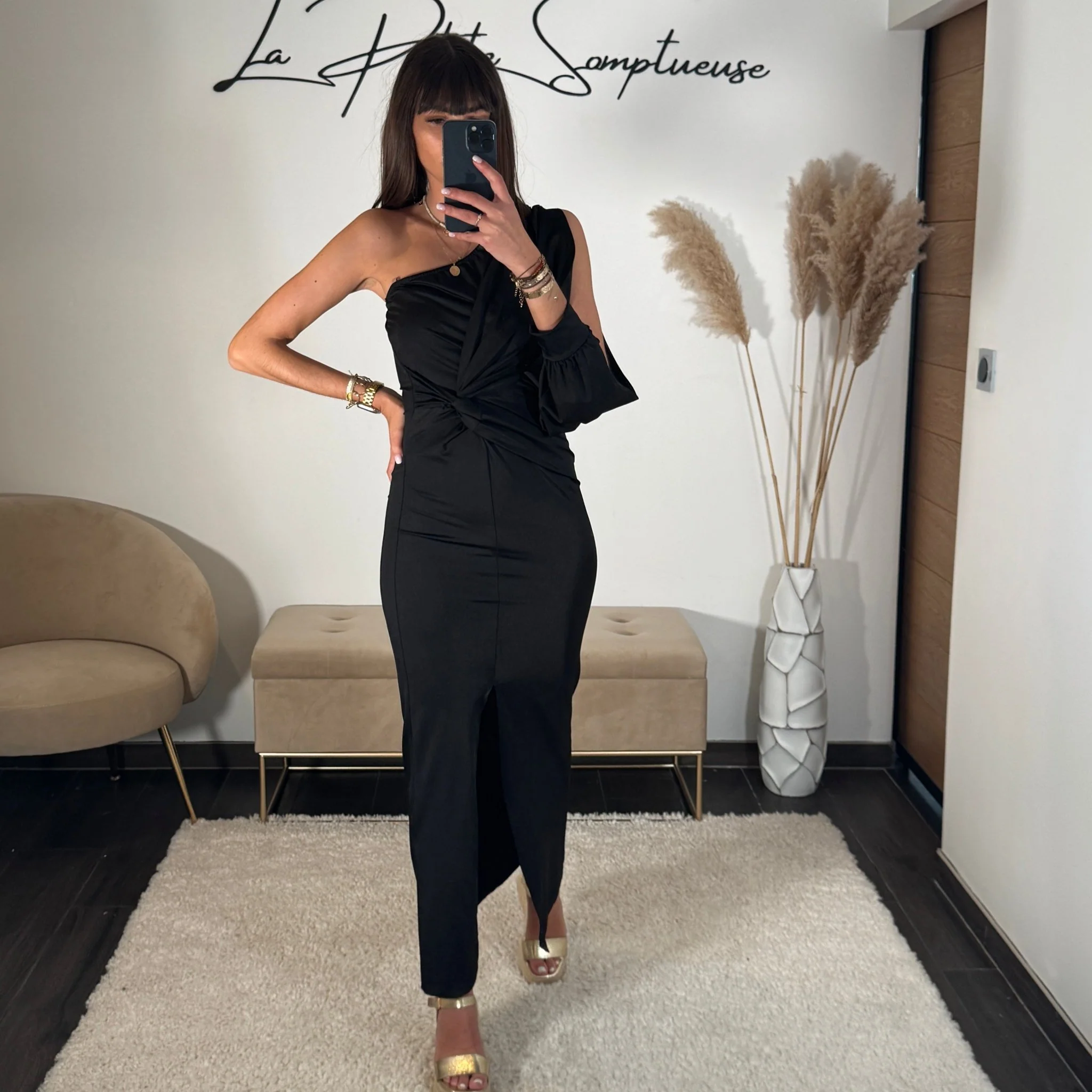 ROBE SATIN ASYMETRIQUE NOIRE ALIX